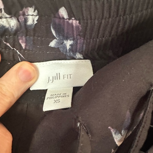 J. Jill  active Black Floral Mini Skirt - Picture 4 of 4